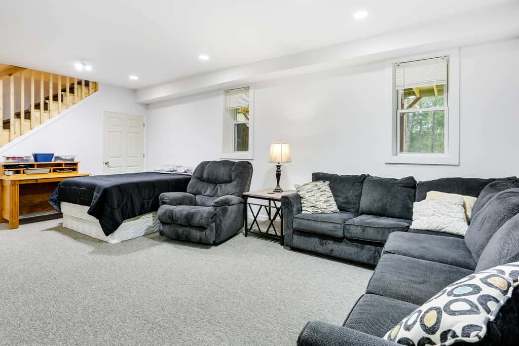 Walk to Lake Wallenpaupack: Poconos Vacation Home