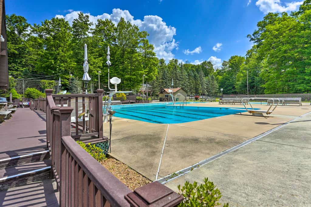 Walk to Lake Wallenpaupack: Poconos Vacation Home