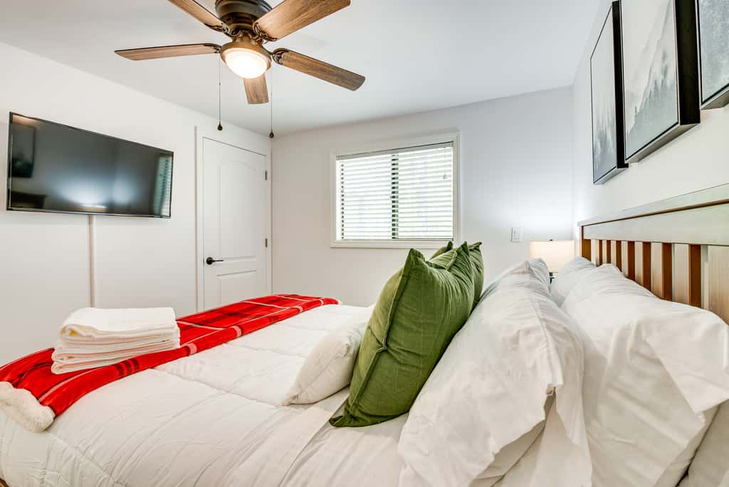 Deck & Community Perks: Bright Pocono Lake Home!