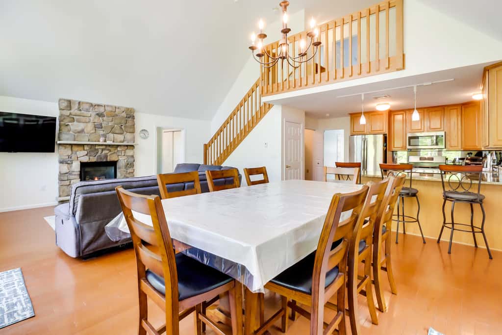 Huge Deck: Stunning Pocono Lake Vacation Rental!