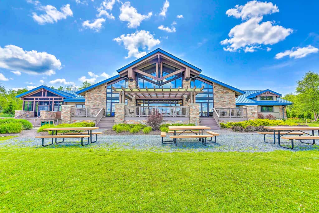 Huge Deck: Stunning Pocono Lake Vacation Rental!