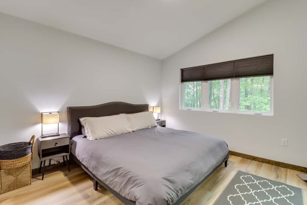 Walk to Water Park: Split-Rock Resort Home w/ Deck