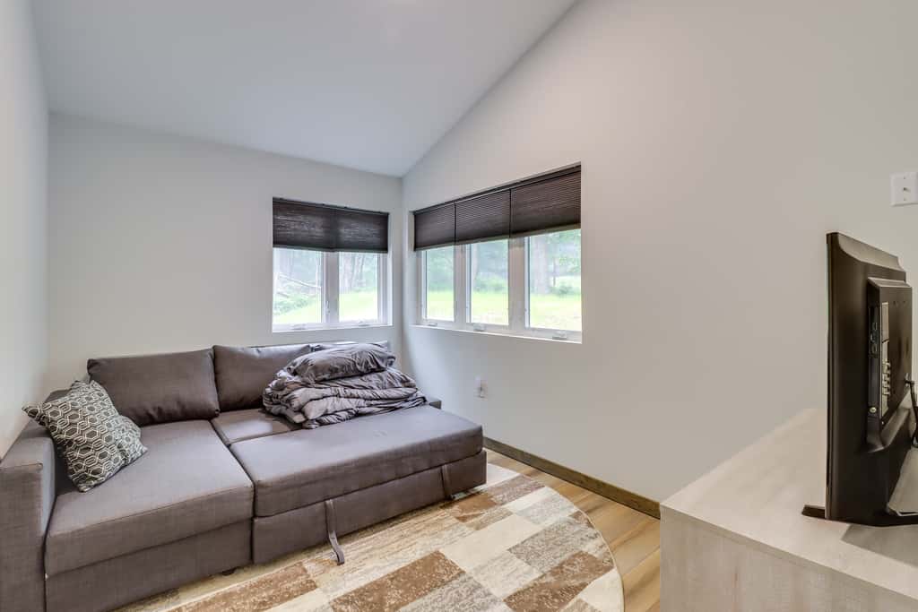 Walk to Water Park: Split-Rock Resort Home w/ Deck