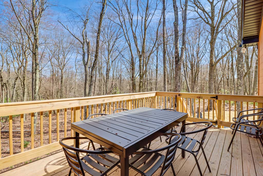 Walk to Water Park: Split-Rock Resort Home w/ Deck