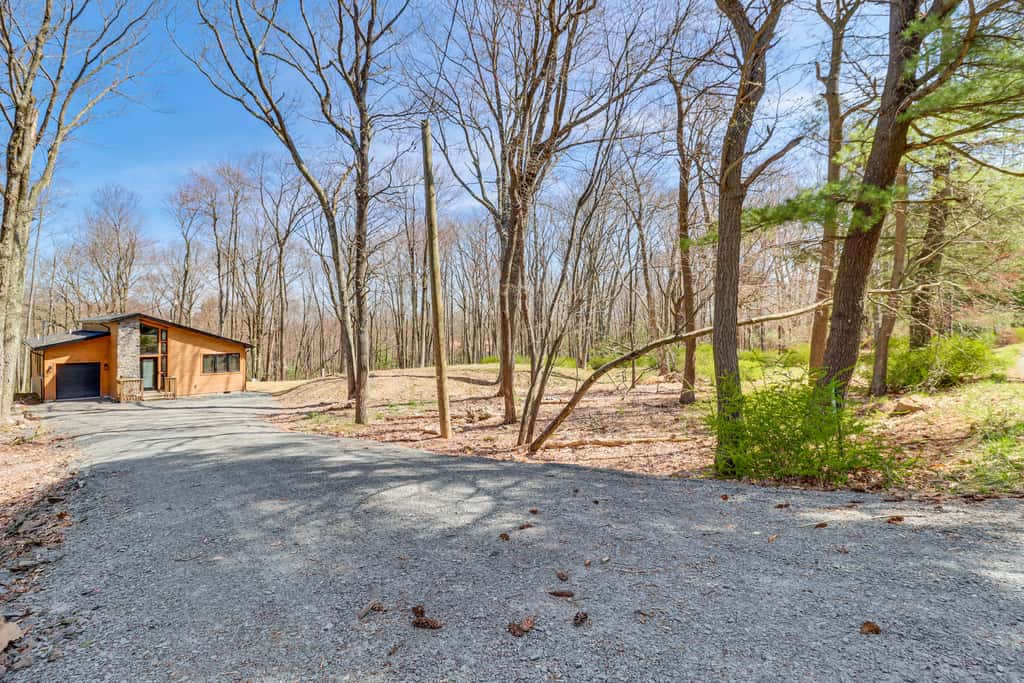 Walk to Water Park: Split-Rock Resort Home w/ Deck