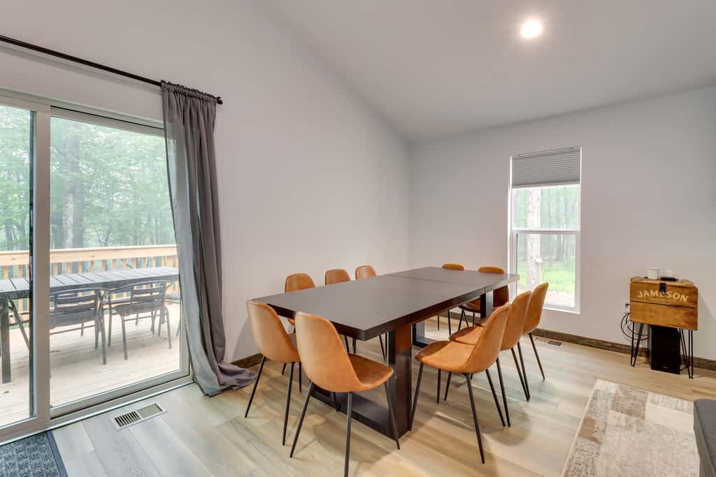 Walk to Water Park: Split-Rock Resort Home w/ Deck