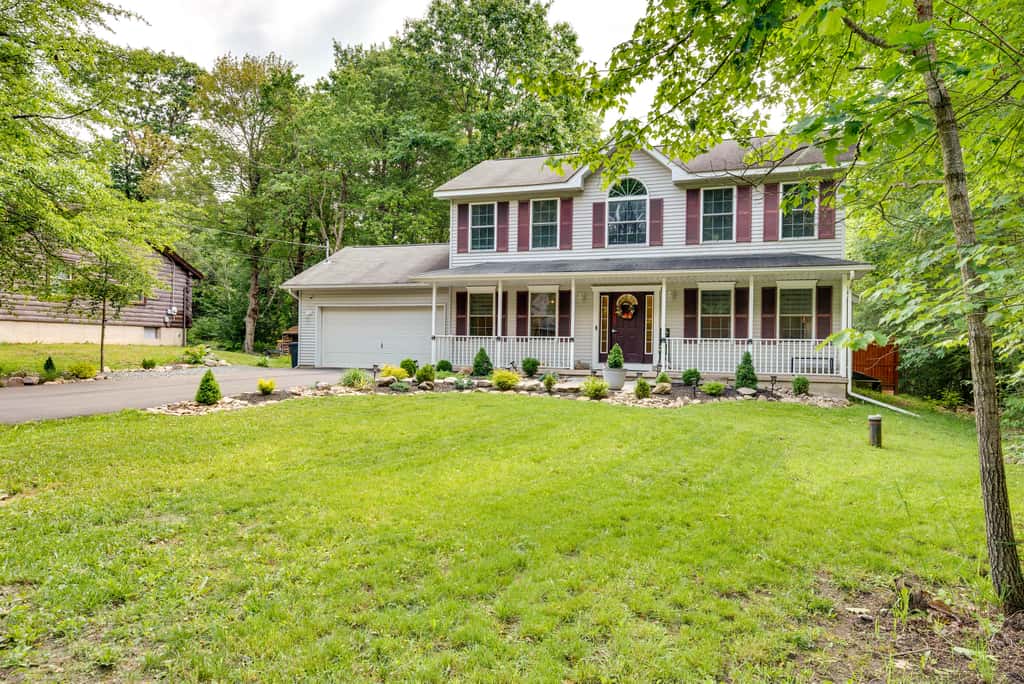 Hot Tub, Game Room & Fire Pit: Pocono Summit Home!