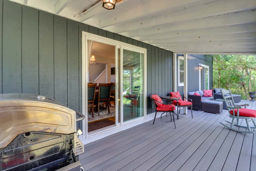 Fire Pit, Kayaks & Hammocks: Long Pond Home!