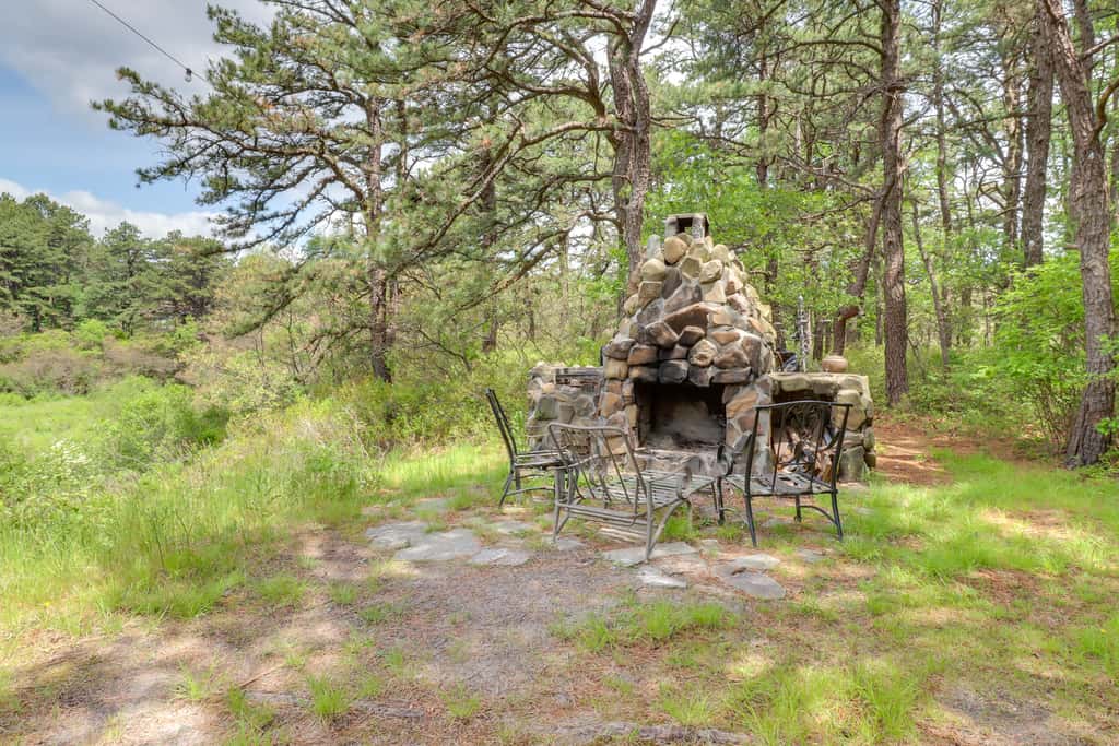 Fire Pit, Kayaks & Hammocks: Long Pond Home!