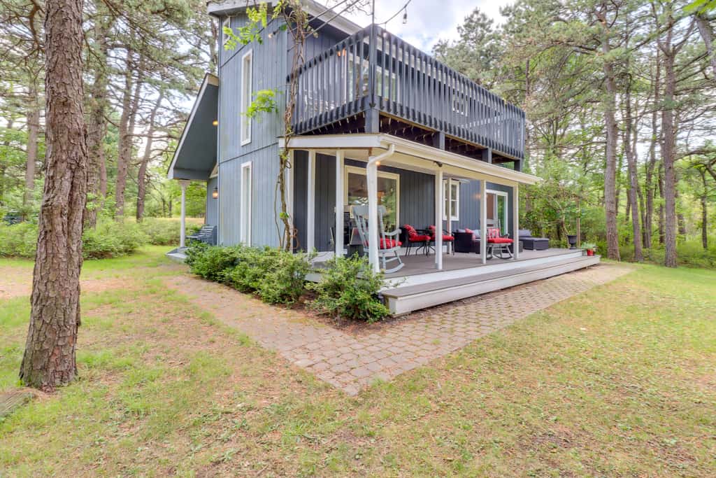 Fire Pit, Kayaks & Hammocks: Long Pond Home!