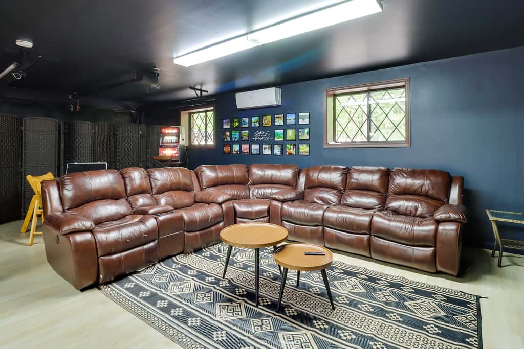 Camelback Pocono Getaway w/ Hot Tub & Games!