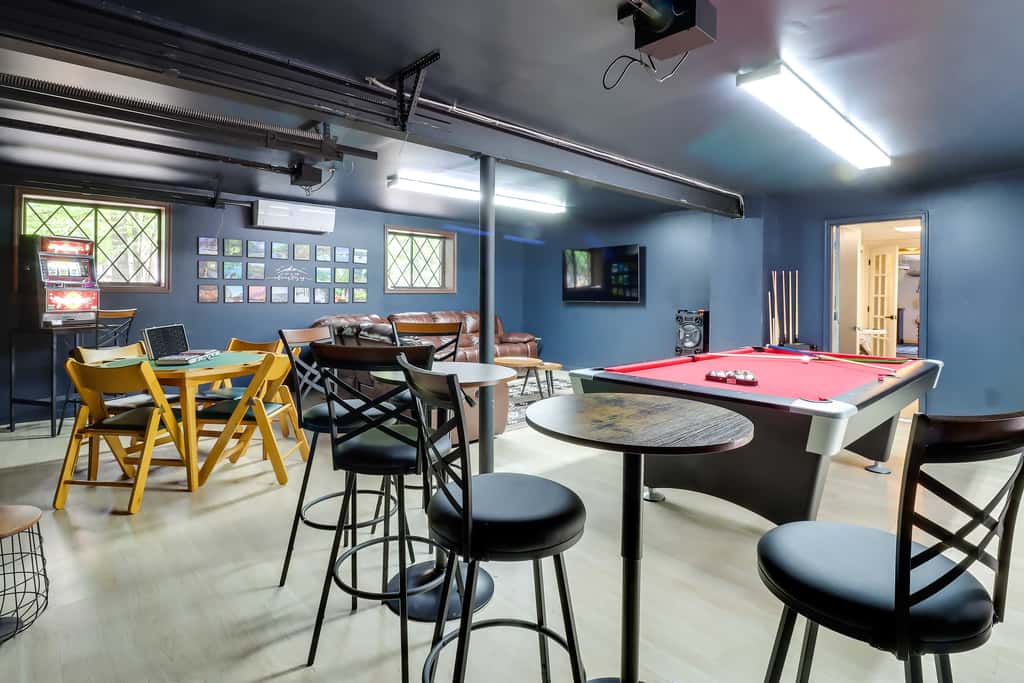 Camelback Pocono Getaway w/ Hot Tub & Games!