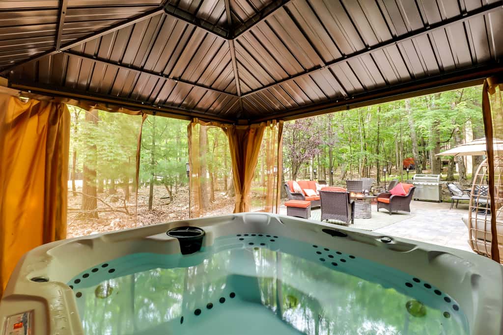 Camelback Pocono Getaway w/ Hot Tub & Games!