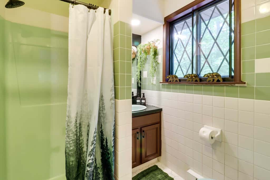 Camelback Pocono Getaway w/ Hot Tub & Games!