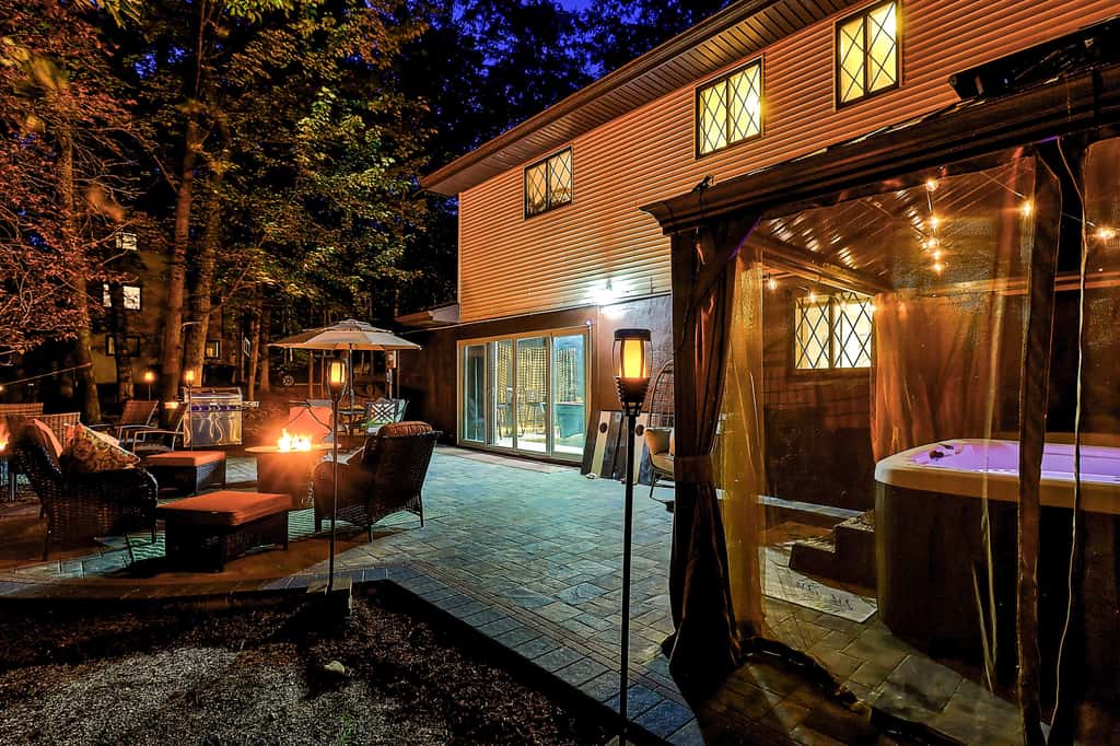 Camelback Pocono Getaway w/ Hot Tub & Games!