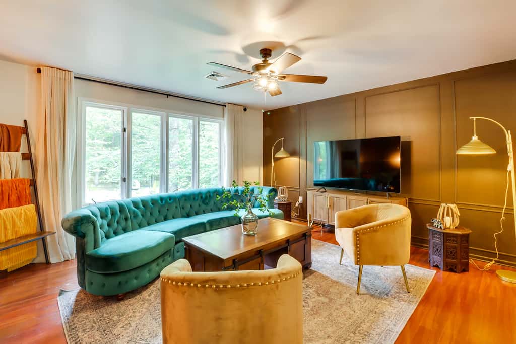 Camelback Pocono Getaway w/ Hot Tub & Games!