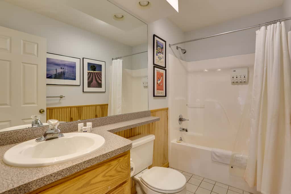 < 1 Mi to Camelback Resort: Home w/ Pool Table!