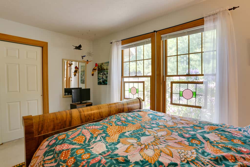 < 1 Mi to Camelback Resort: Home w/ Pool Table!