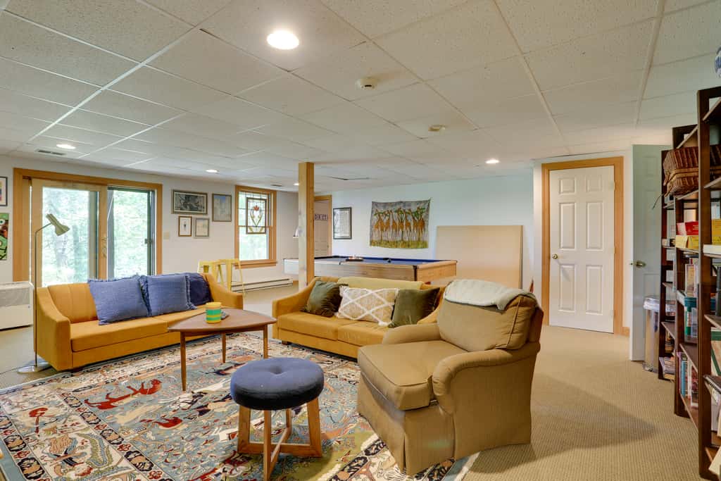 < 1 Mi to Camelback Resort: Home w/ Pool Table!