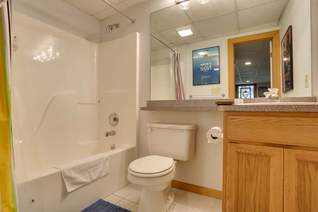 < 1 Mi to Camelback Resort: Home w/ Pool Table!