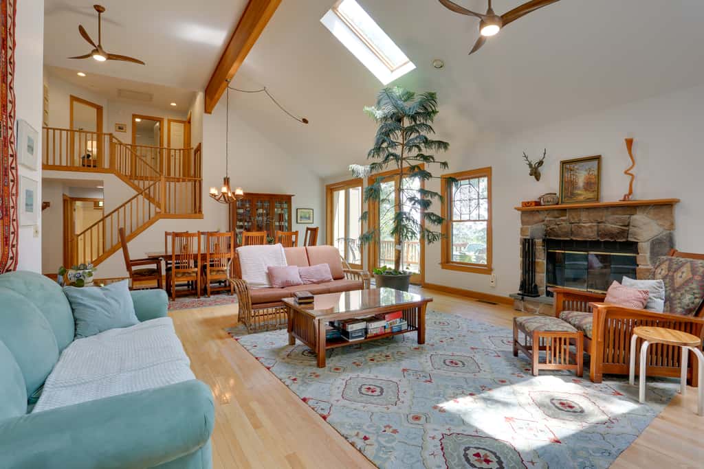 < 1 Mi to Camelback Resort: Home w/ Pool Table!
