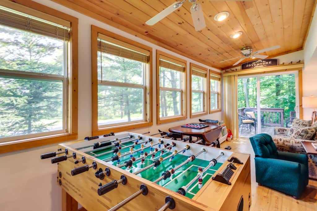 Walk to Beaches: Tree-Lined Pocono Lake Retreat!