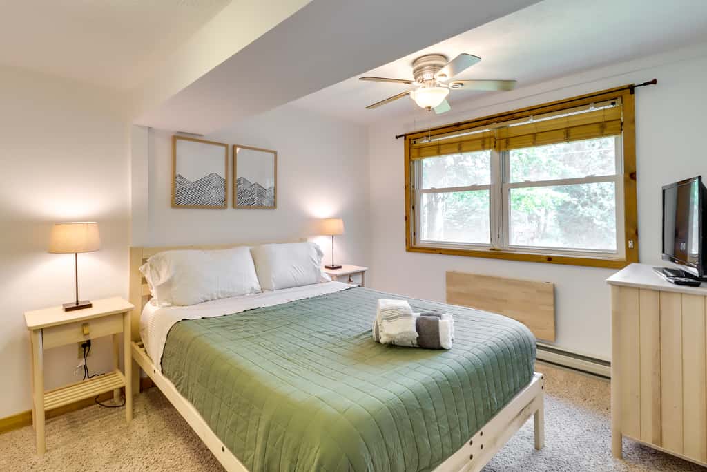 Walk to Beaches: Tree-Lined Pocono Lake Retreat!