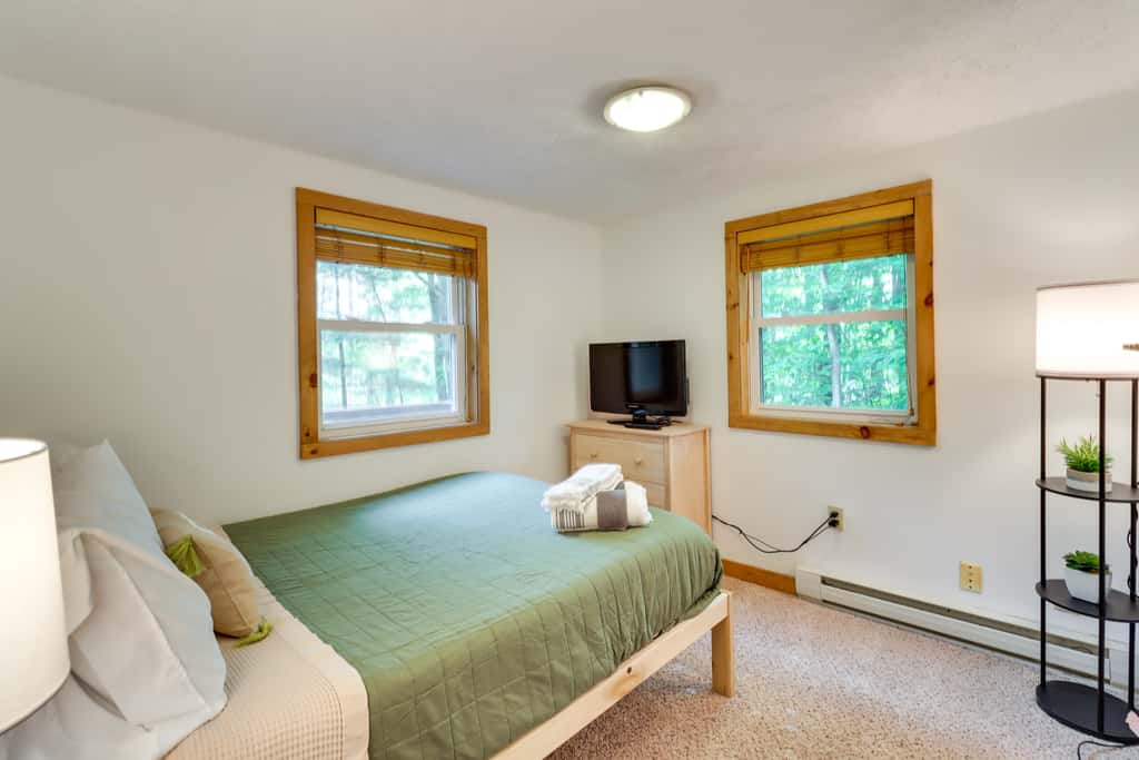 Walk to Beaches: Tree-Lined Pocono Lake Retreat!