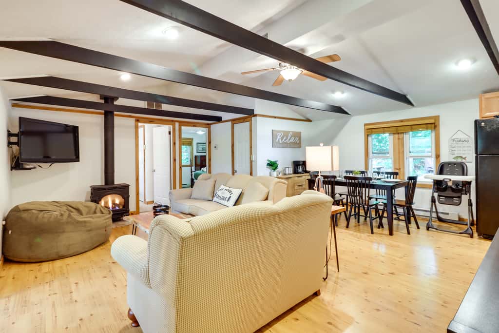 Walk to Beaches: Tree-Lined Pocono Lake Retreat!