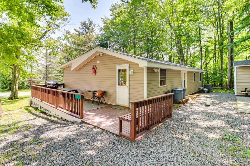 Walk to Beaches: Tree-Lined Pocono Lake Retreat!