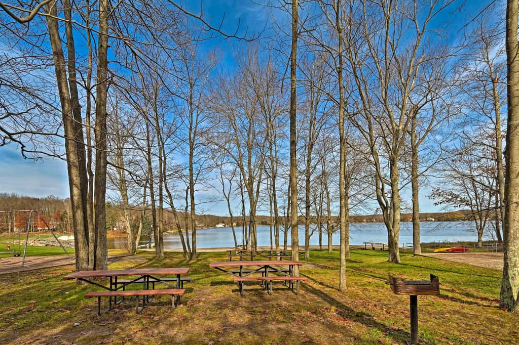 Walk to Beaches: Tree-Lined Pocono Lake Retreat!
