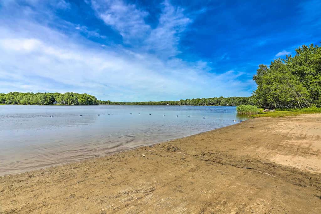 Walk to Beaches: Tree-Lined Pocono Lake Retreat!