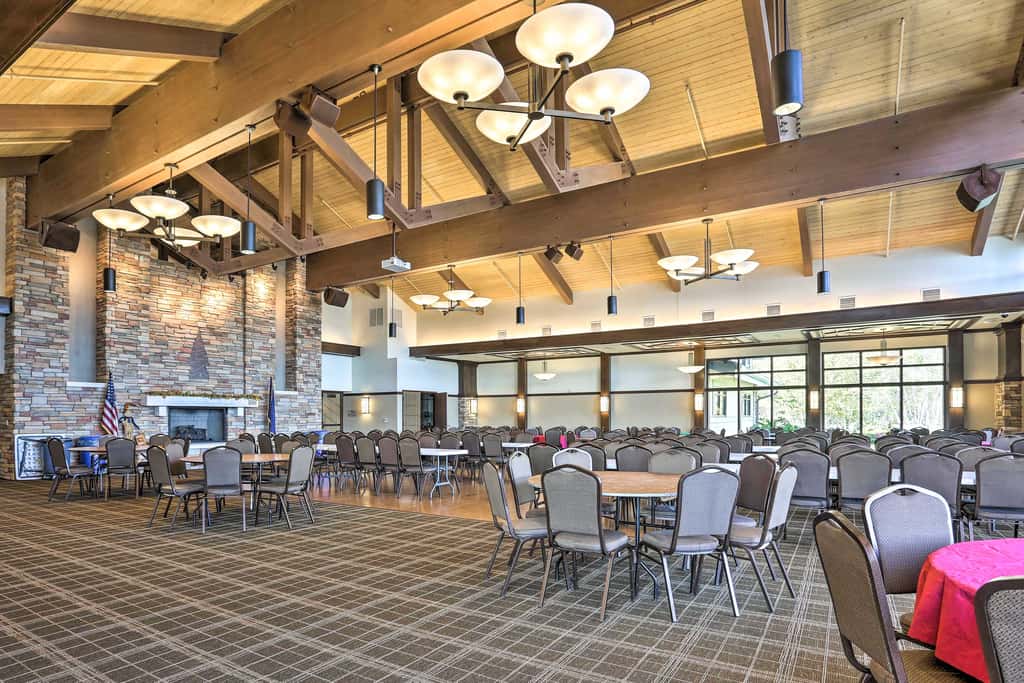 Walk to Beaches: Tree-Lined Pocono Lake Retreat!