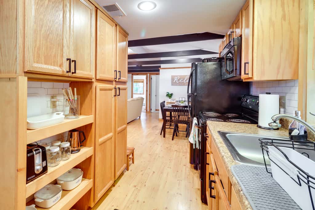 Walk to Beaches: Tree-Lined Pocono Lake Retreat!