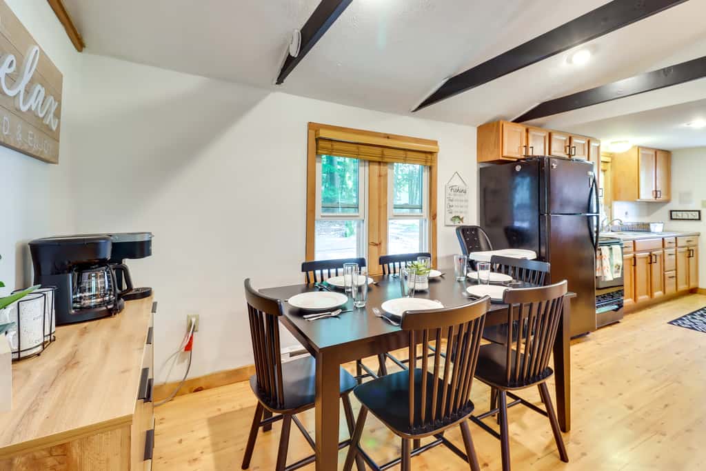 Walk to Beaches: Tree-Lined Pocono Lake Retreat!