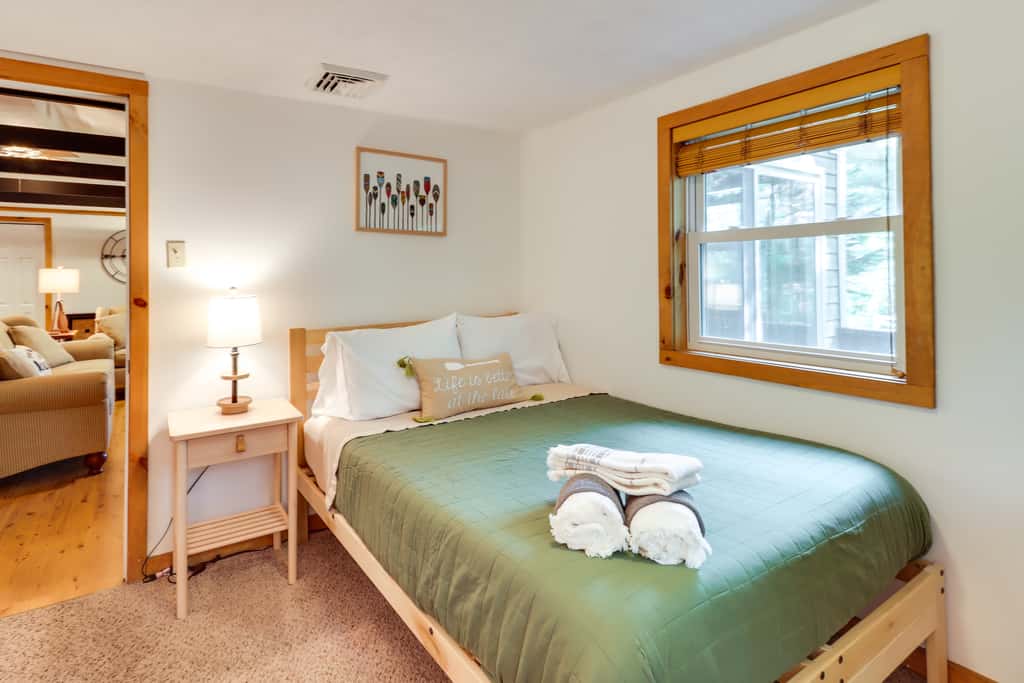 Walk to Beaches: Tree-Lined Pocono Lake Retreat!