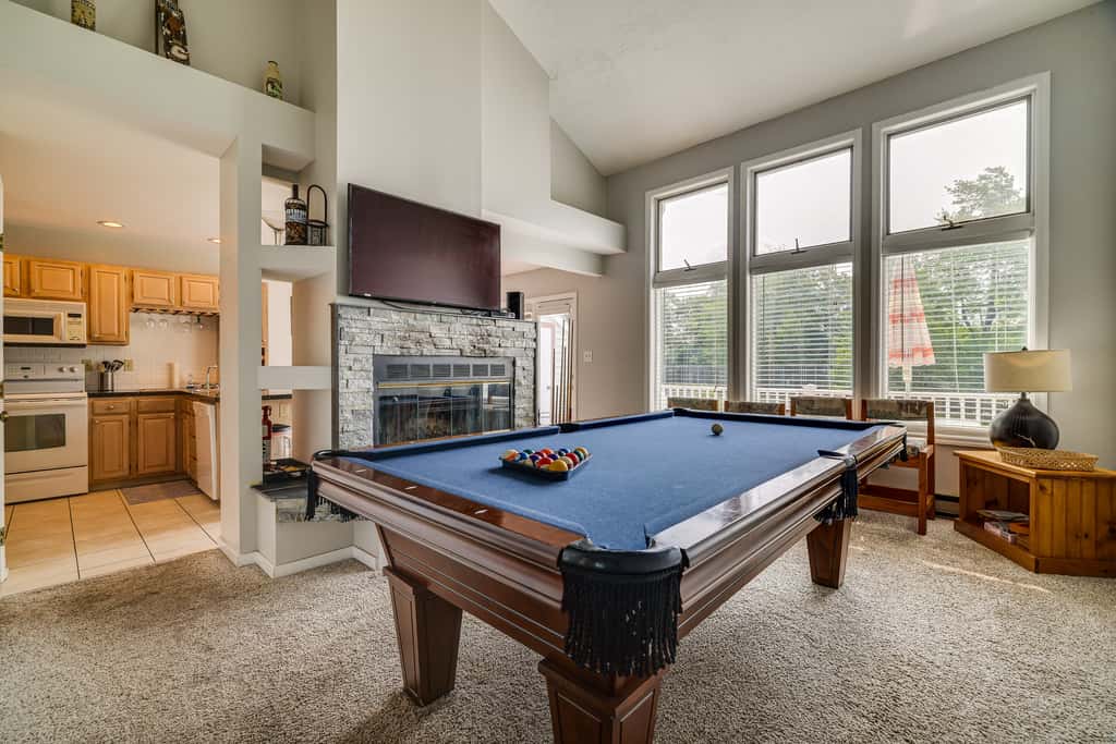 Near Big Boulder Mtn! Home w/ Fireplace & Games