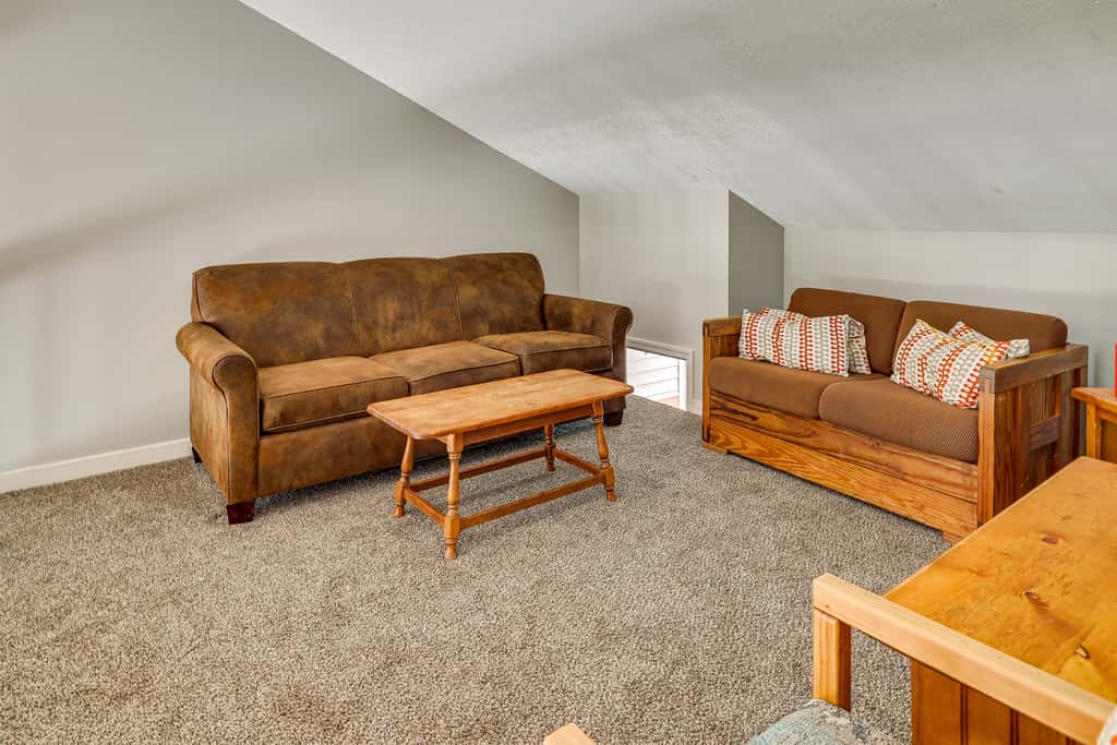 Near Big Boulder Mtn! Home w/ Fireplace & Games