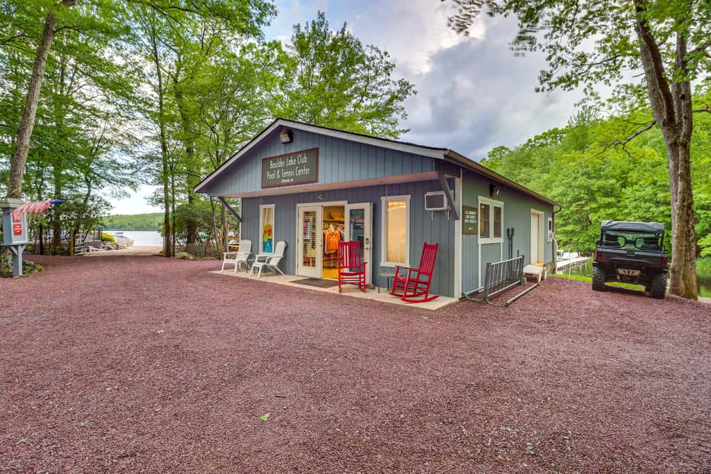 Near Big Boulder Mtn! Home w/ Fireplace & Games