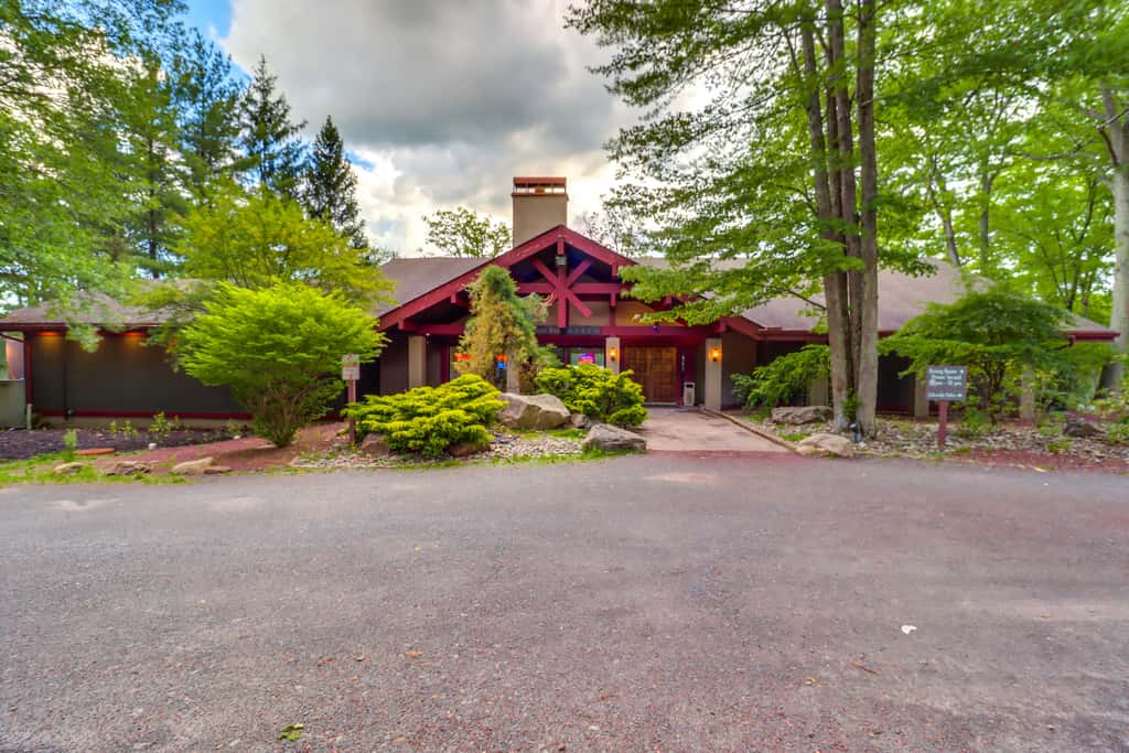 Near Big Boulder Mtn! Home w/ Fireplace & Games