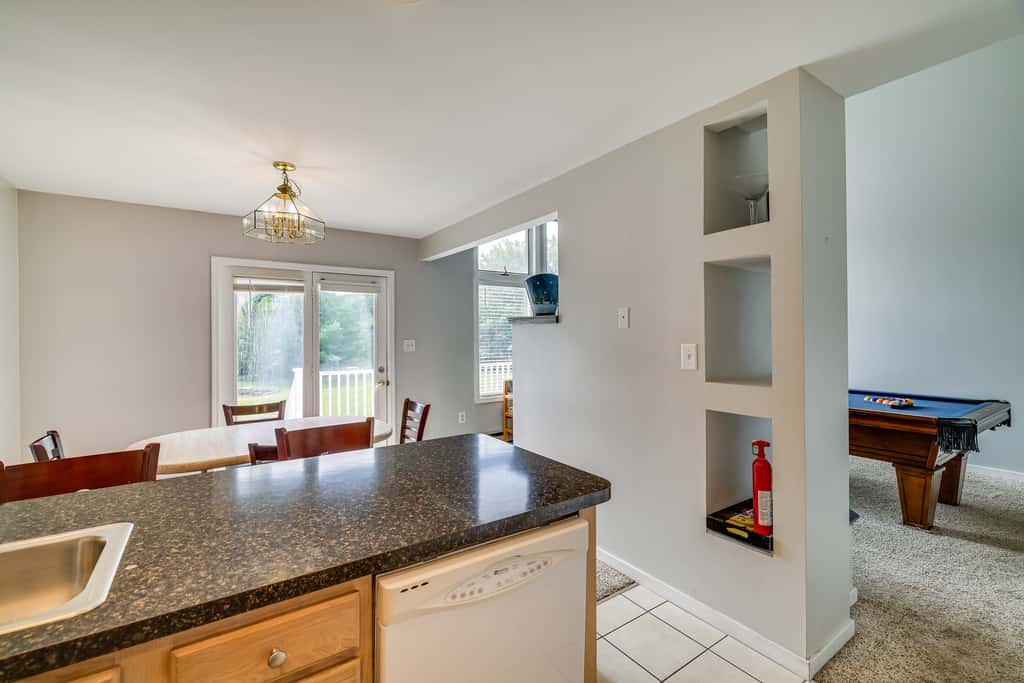 Near Big Boulder Mtn! Home w/ Fireplace & Games