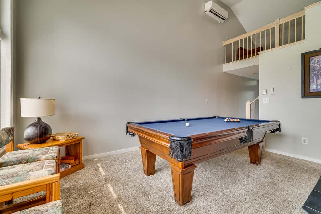 Near Big Boulder Mtn! Home w/ Fireplace & Games