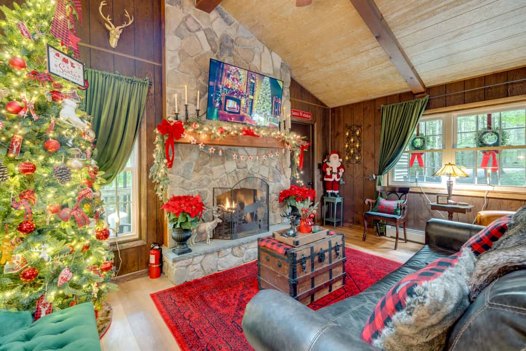 1 Mi to Gouldsboro State Park: Cabin w/ Deck!