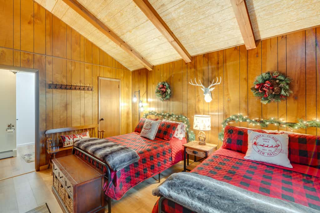 1 Mi to Gouldsboro State Park: Cabin w/ Deck!