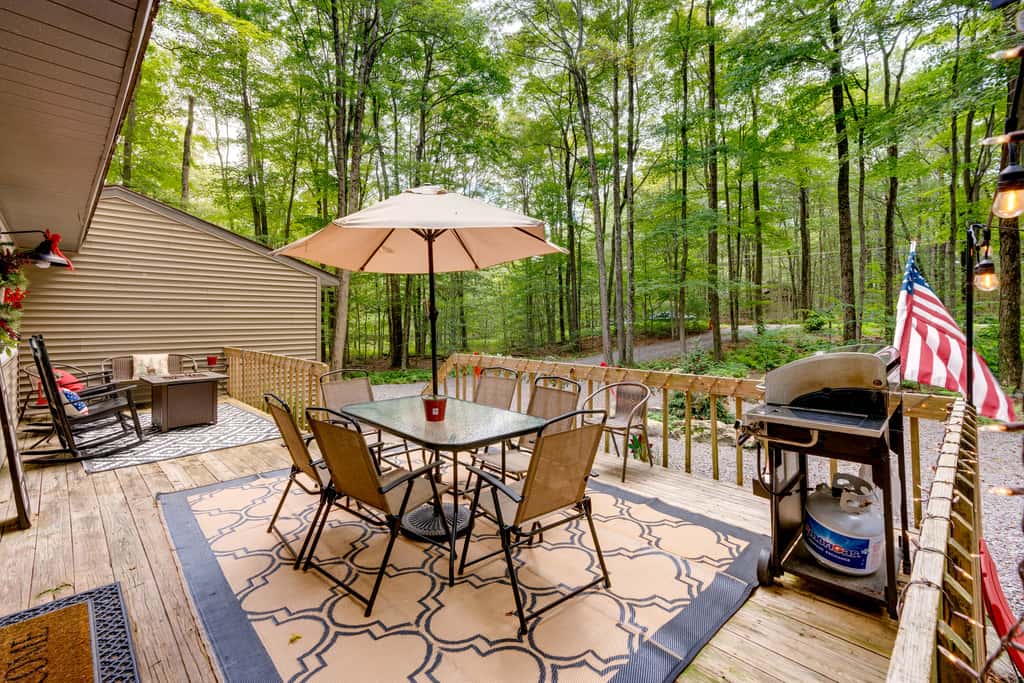 1 Mi to Gouldsboro State Park: Cabin w/ Deck!