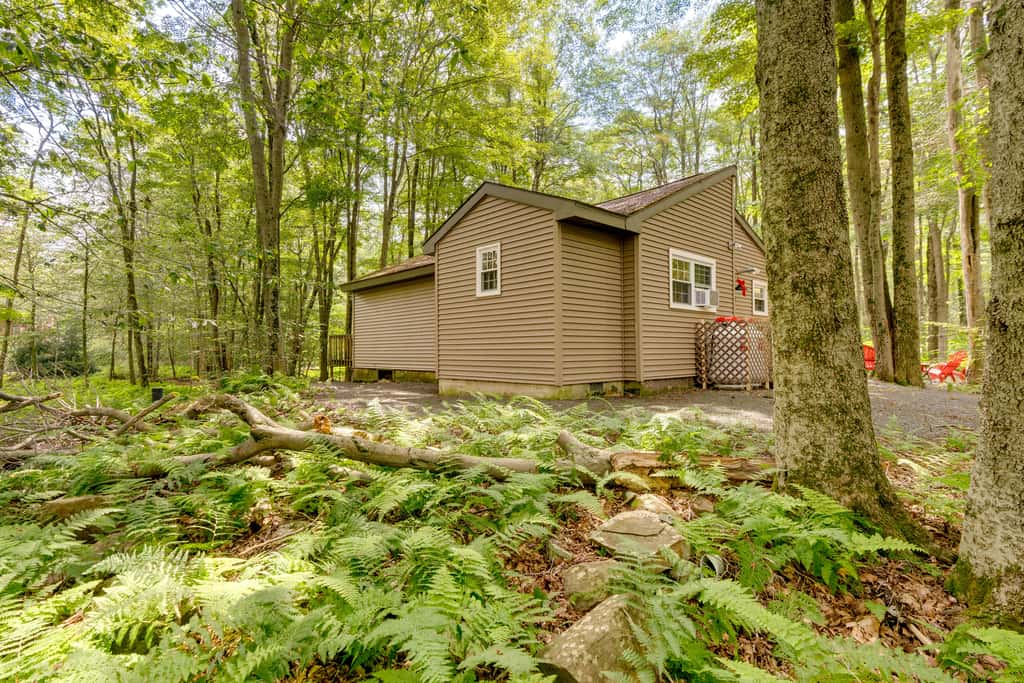 1 Mi to Gouldsboro State Park: Cabin w/ Deck!