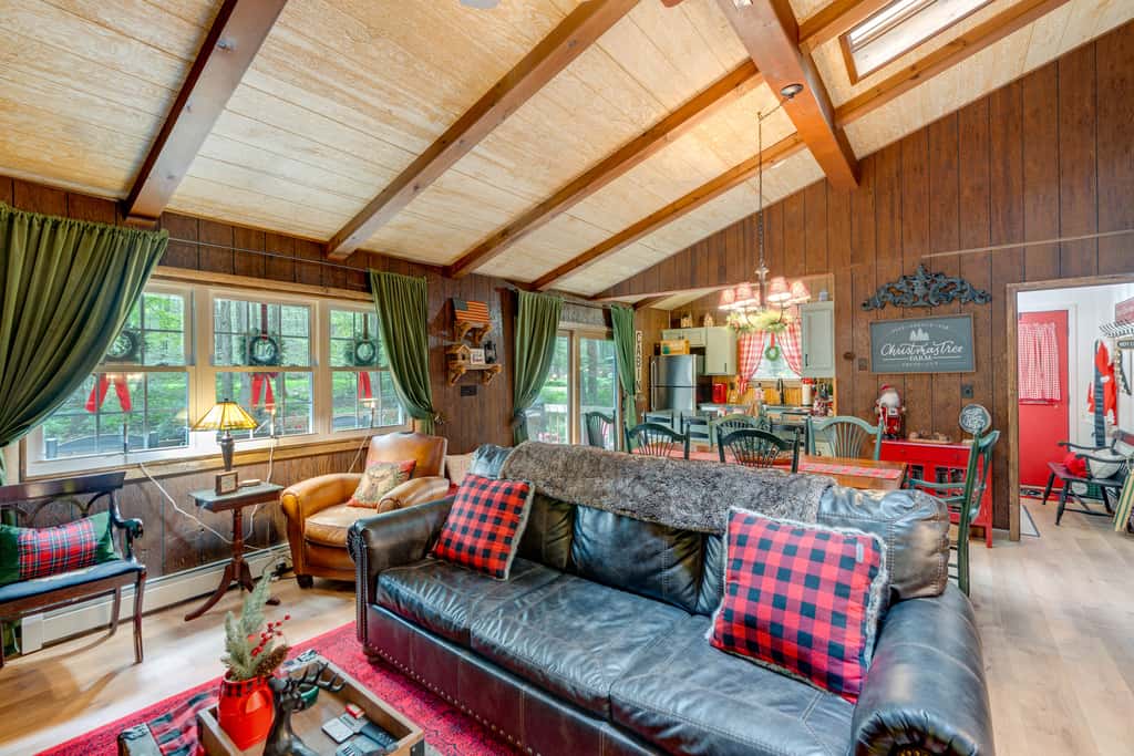 1 Mi to Gouldsboro State Park: Cabin w/ Deck!