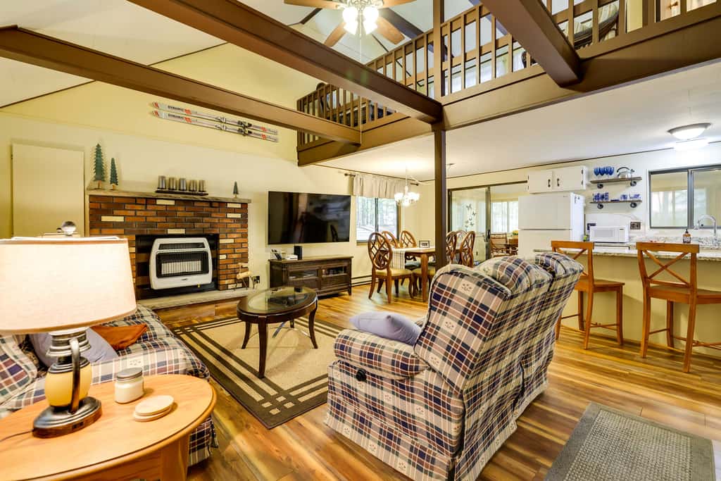 Hike, Swim, Ski & More: Home in Arrowhead Lakes!