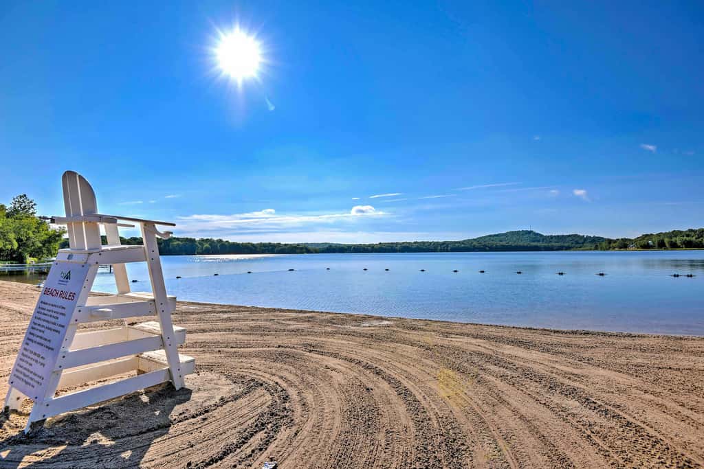 Hike, Swim, Ski & More: Home in Arrowhead Lakes!