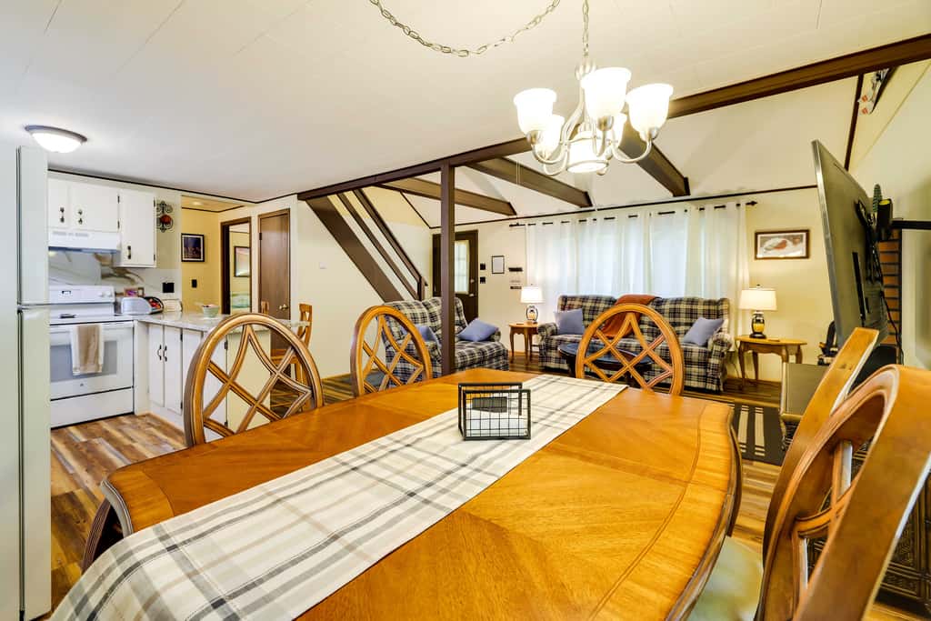 Hike, Swim, Ski & More: Home in Arrowhead Lakes!